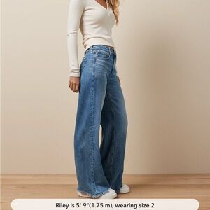 NWT American Eagle Dreamy Drape High-Waisted Baggy Wide-Leg Jeans Size 8